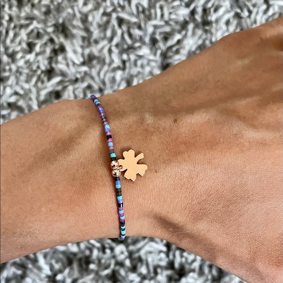 Hand made bracelet with purple beads - Picture 1 of 3